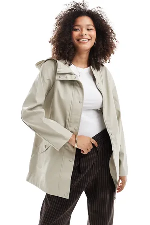 VERO MODA – Beschichtete Regenjacke in Steinbeige mit Kapuze