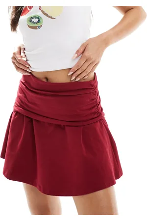 ASOS – Rock in Weinrot mit mittelhohem Umschlagbund