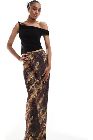 ASOS ASOS DESIGN Tall – Satin-Maxirock mit asymmetrischem Schnitt und Schlangenmuster