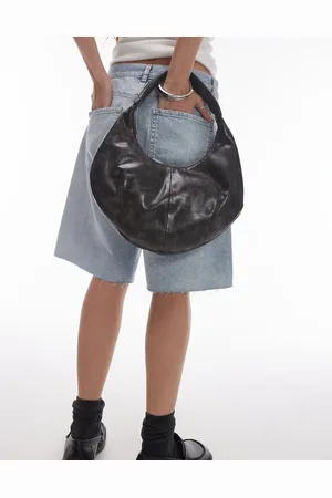Topshop – Samira – Schultertasche in Used-Optik mit U-Ausschnitt