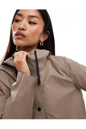 ONLY – Regenjacke in Hellbraun mit Kapuze