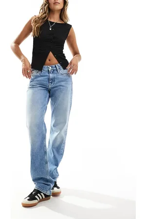 Calvin Klein – Gerade geschnittene Jeans in heller Waschung mit niedrigem Bund