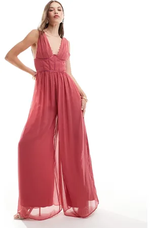 ASOS – Tief ausgeschnittener Jumpsuit und Dunkelrosa mit Knopfleiste vorne und Kontrastdetail aus Satin