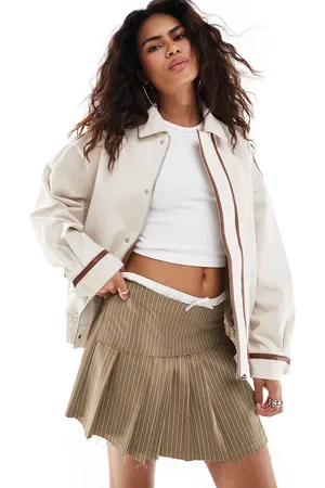Lioness – Bomberjacke in beigefarbenem Lederlook mit Kragendetail