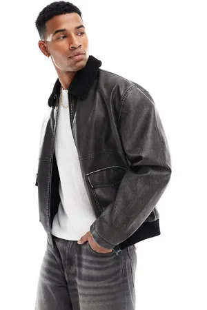 ASOS – Kunstleder-Pilotenjacke in im Used-Look mit Teddykragen
