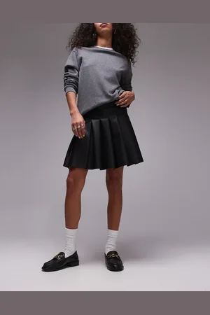 Topshop – Minirock aus Kunstleder in mit Falten