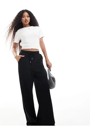 Stradivarius Petite – Weiche Jogginghose in mit weitem Bein