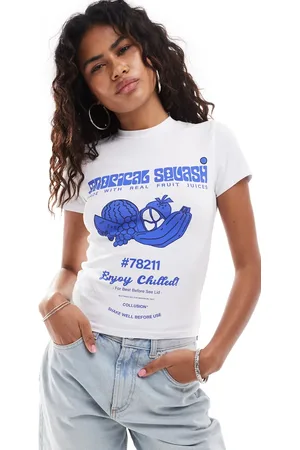 COLLUSION Knapp geschnittenes, gerafftes T-Shirt in mit Früchteprint