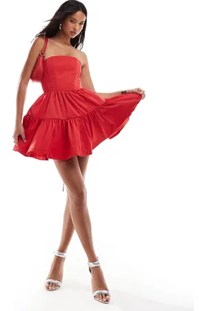 Rare Fashion London – Trägerloses, gestuftes Skater-Minikleid aus Satin in mit Rückenschnürung