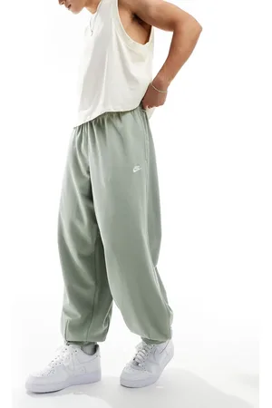 Nike – Club – Oversize-Jogginghose aus French Terry in Olivgrün