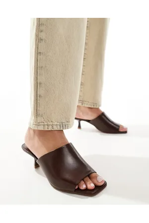 MANGO – Mules in Dunkelbraun mit eckiger Zehenpartie