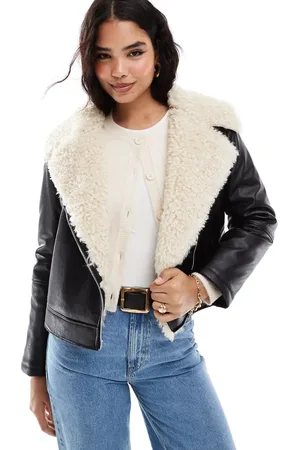 Stradivarius – STR – Pilotenjacke in aus Kunstleder mit Detail aus Kunstpelz
