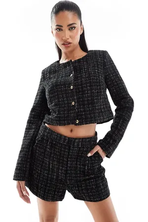 In The Style – Exclusive – Elegante, kurze Jacke aus Metallic-Bouclé in mit goldfarbenen Knöpfen, Kombiteil