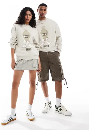 ASOS – Unisex-Sweatshirt in Stone mit Oversize-Passform und Looney Tunes Print mit Marvin dem Marsmensch