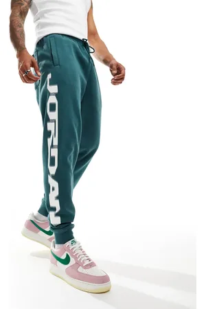 Jordan – MVP – Fleece-Jogginghose in Dunkelgrün mit Grafiklogo