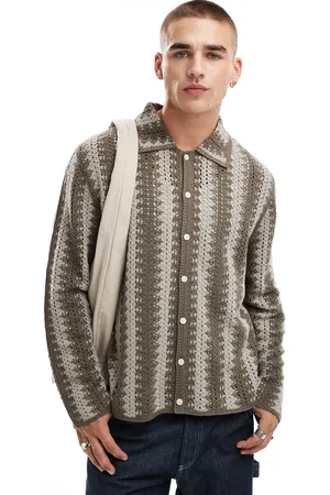 Abercrombie & Fitch – Gestreiftes Strickhemd in mit kurzem Schnitt