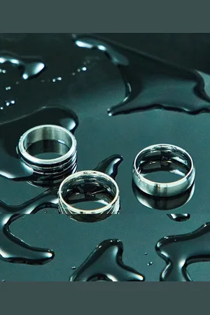 ASOS – 3er-Set mit Bandringen aus wasserfestem Edelstahl in