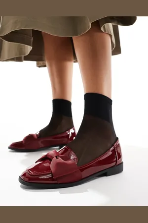 ASOS – Mentor – Flache Loafer in Burgunderrot lackiert mit Schleifenverzierung