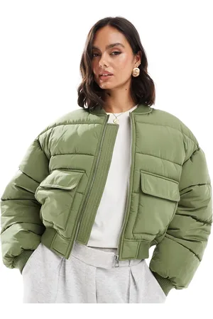 Miss Selfridge – Wattierte Bomberjacke in Khaki