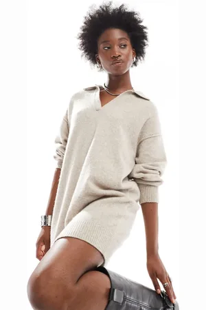 Weekday – Tahlia – Minikleid aus Strick in Hellbeige meliert mit Polokragen, exklusiv bei ASOS