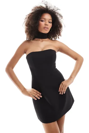 Forever New – Minikleid in mit Schalausschnitt