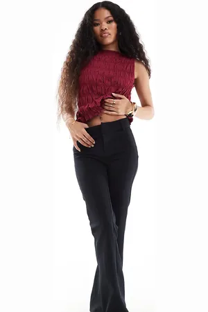 Bershka Petite – Ausgestellte, elegante Hose in