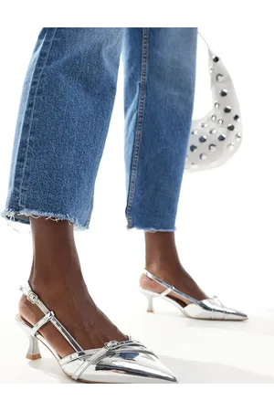 New Look – Absatzschuhe in mit Schnallendetail und weiter Passform