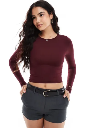 Stradivarius – STR – Modellierendes, langärmliges T-Shirt in Burgunderrot
