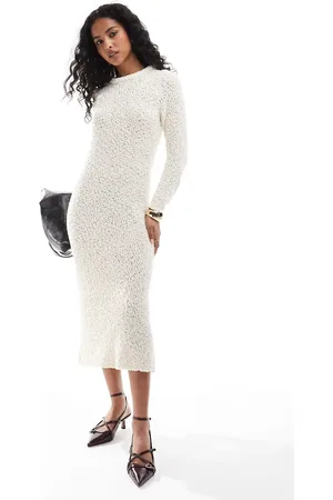 ONLY – Strukturiertes Strickkleid in Beige