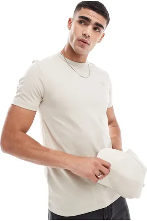 French Connection FCUK – T-Shirt in Stein mit Logo auf Brusthöhe