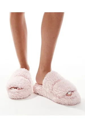 Loungeable – Hausschuhe aus Teddyfell in Babyrosa mit zwei Riemen