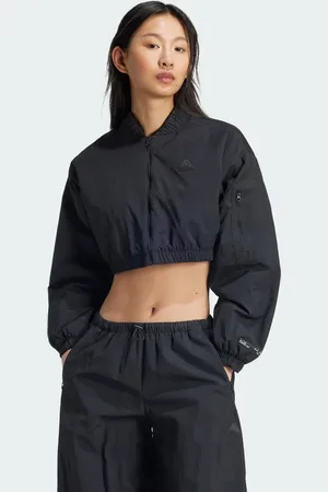 adidas – City Escape – Wattierte Bomberjacke in