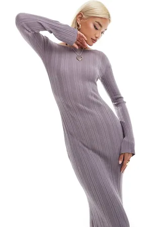 Monki – Langärmliges Maxi-Strickkleid in Flieder mit schmalem Schnitt