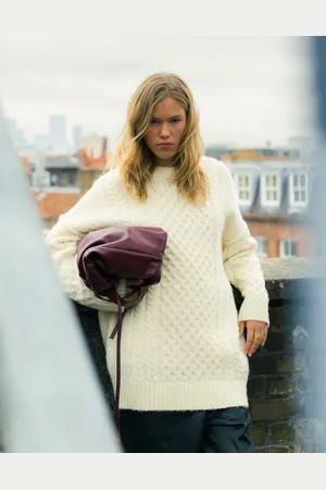 Topshop – Mini-Strickkleid in Elfenbeinweiß mit Oversize-Schnitt und ganzflächigem Zopfmuster