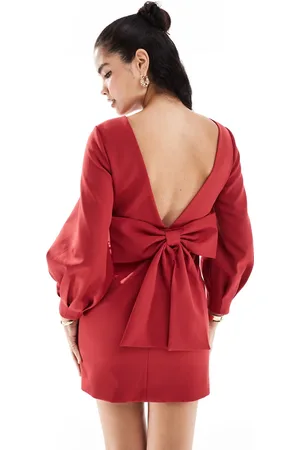 Forever New – Langärmliges Minikleid in Burgunderrot mit Schleife hinten