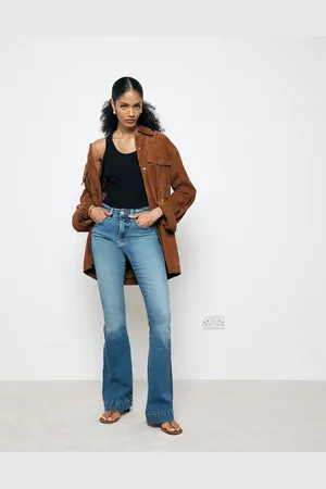 River Island – Ausgestellte Jeans in verwaschenem Mittelblau