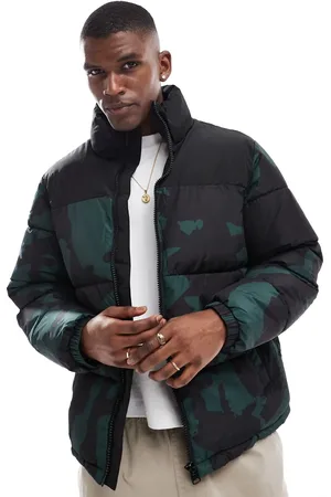 Only & Sons – Kastige Oversize-Pufferjacke in Schwarz mit abstraktem Print
