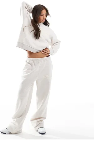 ASOS – Gerade geschnittene Jogginghose in Hellbeige meliert mit „New Jersey“-Grafik aus Chenille, Kombiteil
