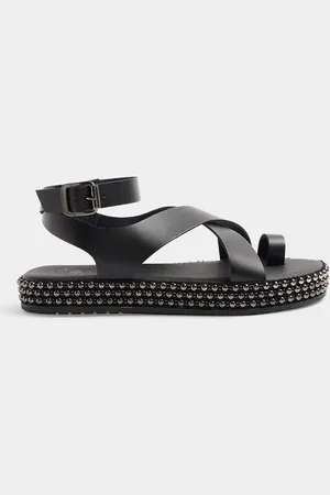River Island – Sandalen in mit Nietendetail und Schnalle