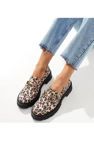 London Rebel London Rebel – Perdy – Weit geschnittene Loafer mit Leopardenmuster, dicker Sohle und Metalldetail