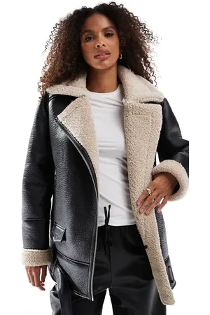 Stradivarius – Oversize-Pilotenjacke in mit farblich abgesetztem Teddyfutter