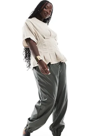 ASOS Curve – Jogginghose aus Kunstleder in Khaki