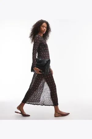 Topshop – Durchsichtiges Maxikleid in mit Blümchenmuster in Rosa, Knitterstruktur und Rundhalsausschnitt