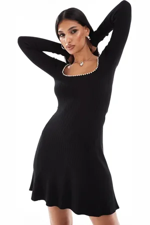 In The Style – Gestricktes Mini-Skater-Kleid in mit eckigem Ausschnitt und Perlenrand