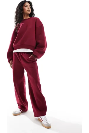 ASOS – Jogginghose in Burgunderrot mit abgerundetem Beinschnitt
