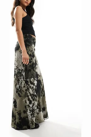ASOS – Chiffon-Maxirock mit asymmetrischem Schnitt und verschwommenem, abstraktem Muster