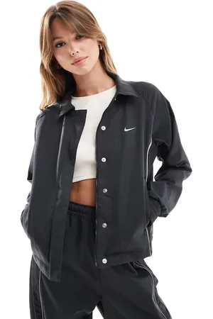 Nike – Streetwear – Jacke aus Webstoff in