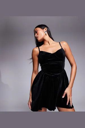 Jaded Rose – Minikleid aus schwarzem Samt mit tief sitzender Taille