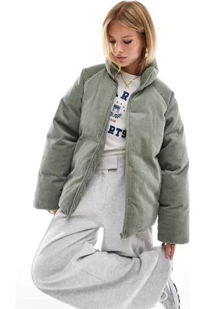 ASOS – Oversize-Pufferjacke aus Cord in Salbeigrün