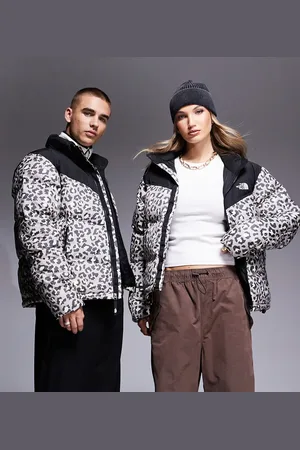 The North Face – Saikuru – Pufferjacke in Grau mit Leopardenmuster und Logo, exklusiv bei ASOS